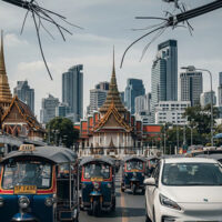 激動のタイ経済と社会：通信障害からEVシフト、そして観光復活への道筋